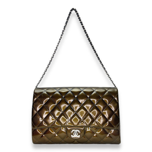 Quilted Flap Green Clutch in Patent Leather, Silver hardware