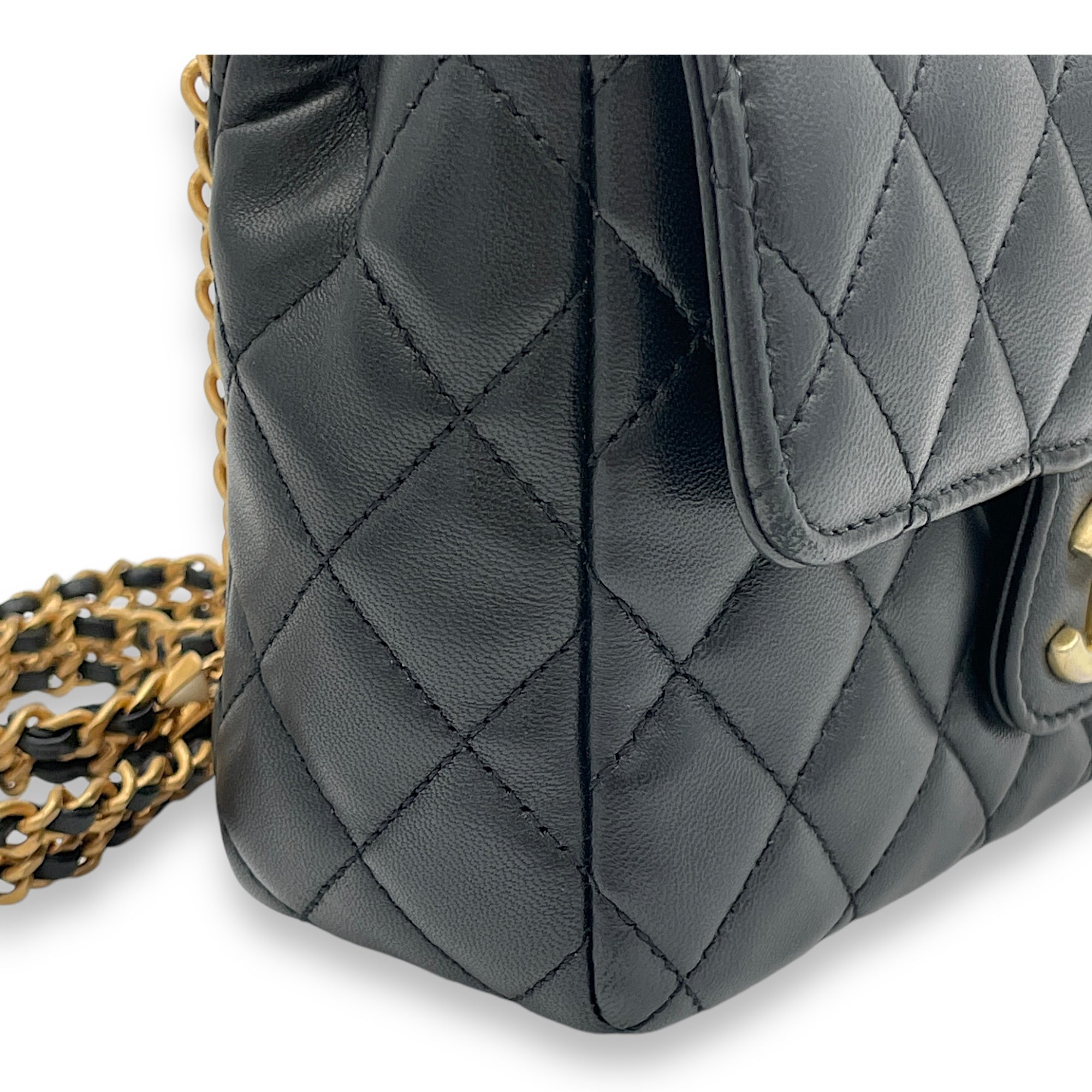 Square Flap Chain Black Crossbody Bag in Lambskin, Gold hardware