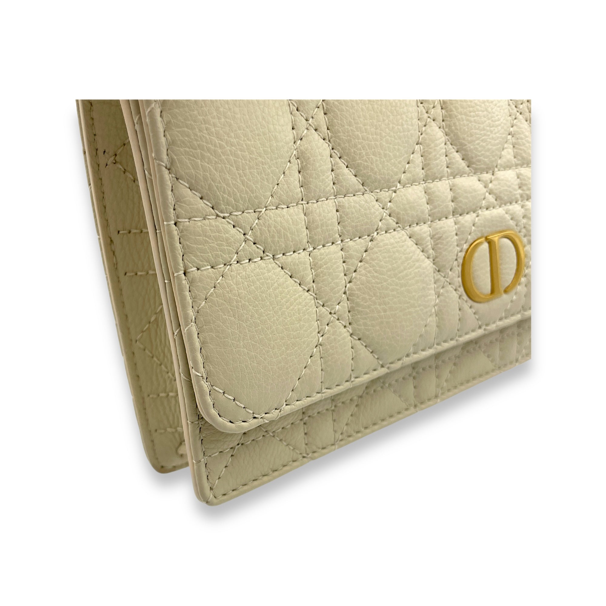 Dior Caro  Pouch White in Calfskin, Gold hardware