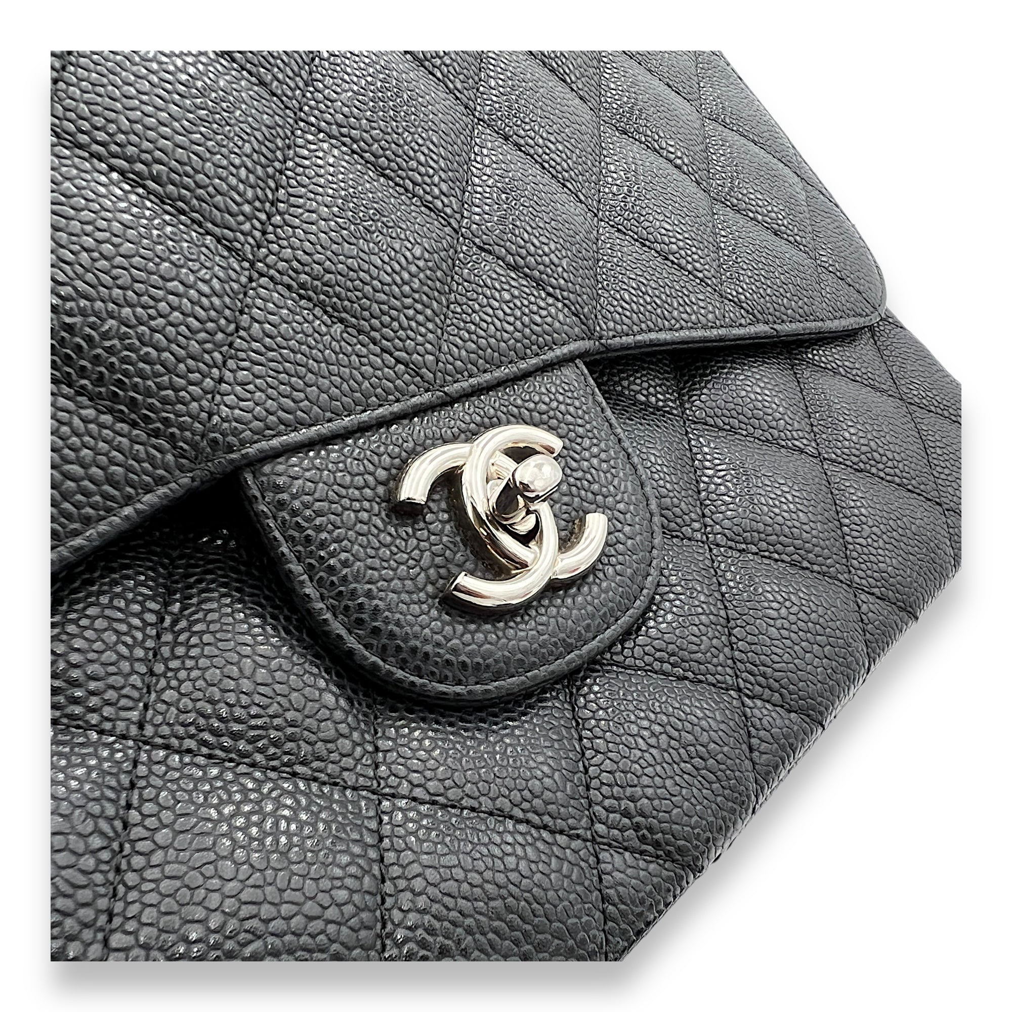 Classic Double Jumbo Black Shoulder Bag in Caviar Leather, Silver hardware