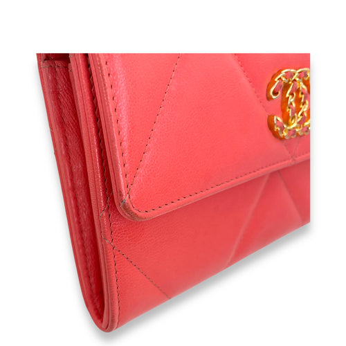 C19 Wallet Coral in Goat Leather, Gold hardware