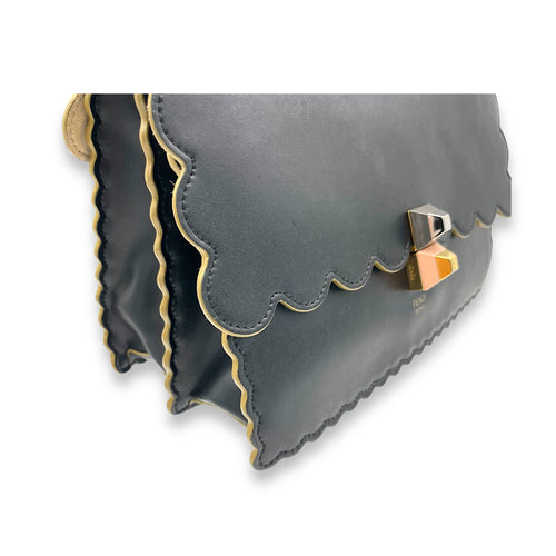 Kan I Shoulder Bag Black in Calfskin, Gold hardware