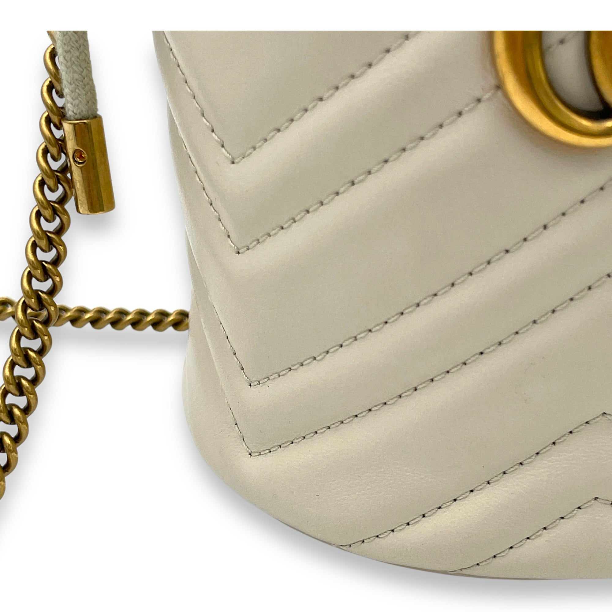 Marmont Bucket bag in Calfskin, Gold Hardware