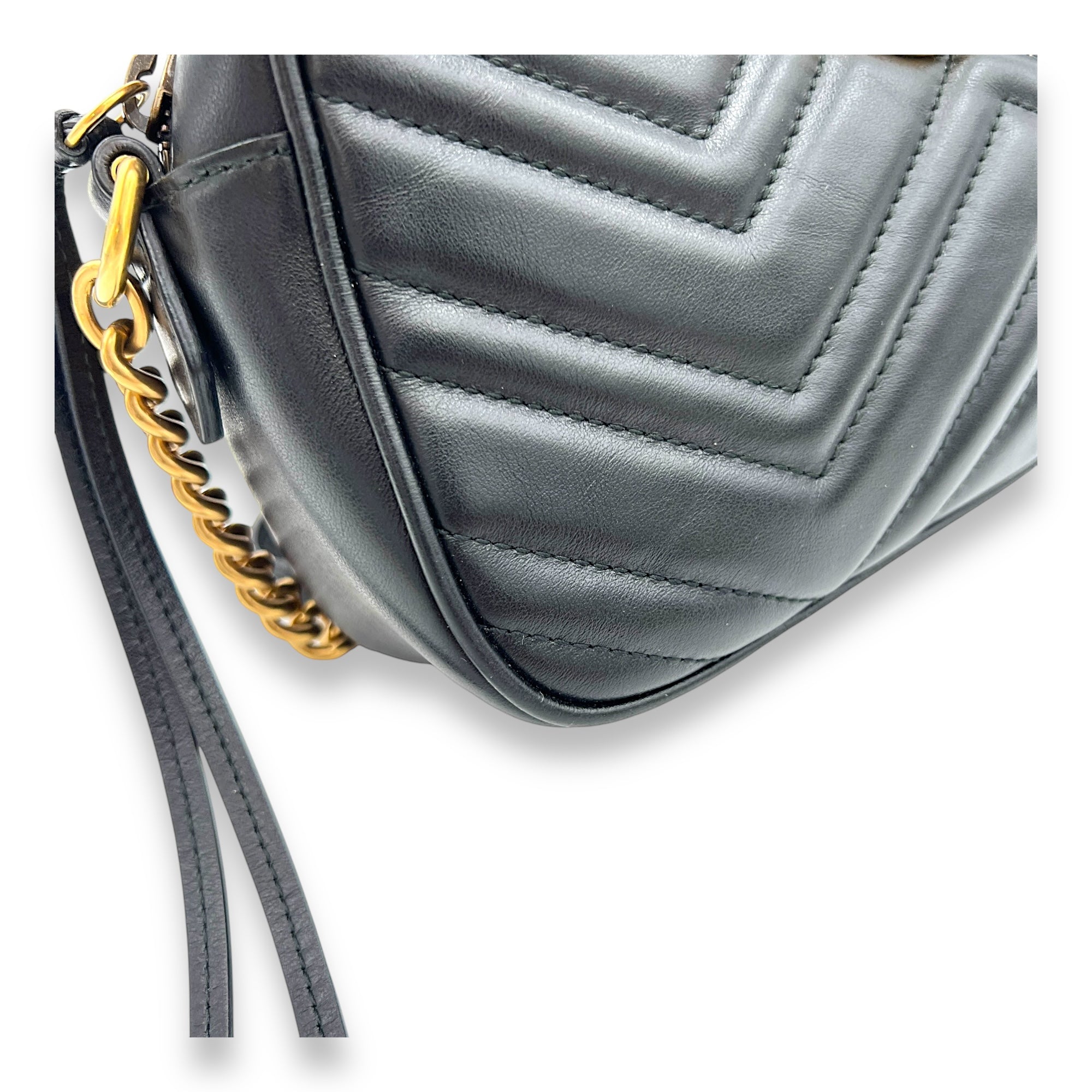 GG Marmont Small Black Crossbody Bag in Calfskin, Gold hardware