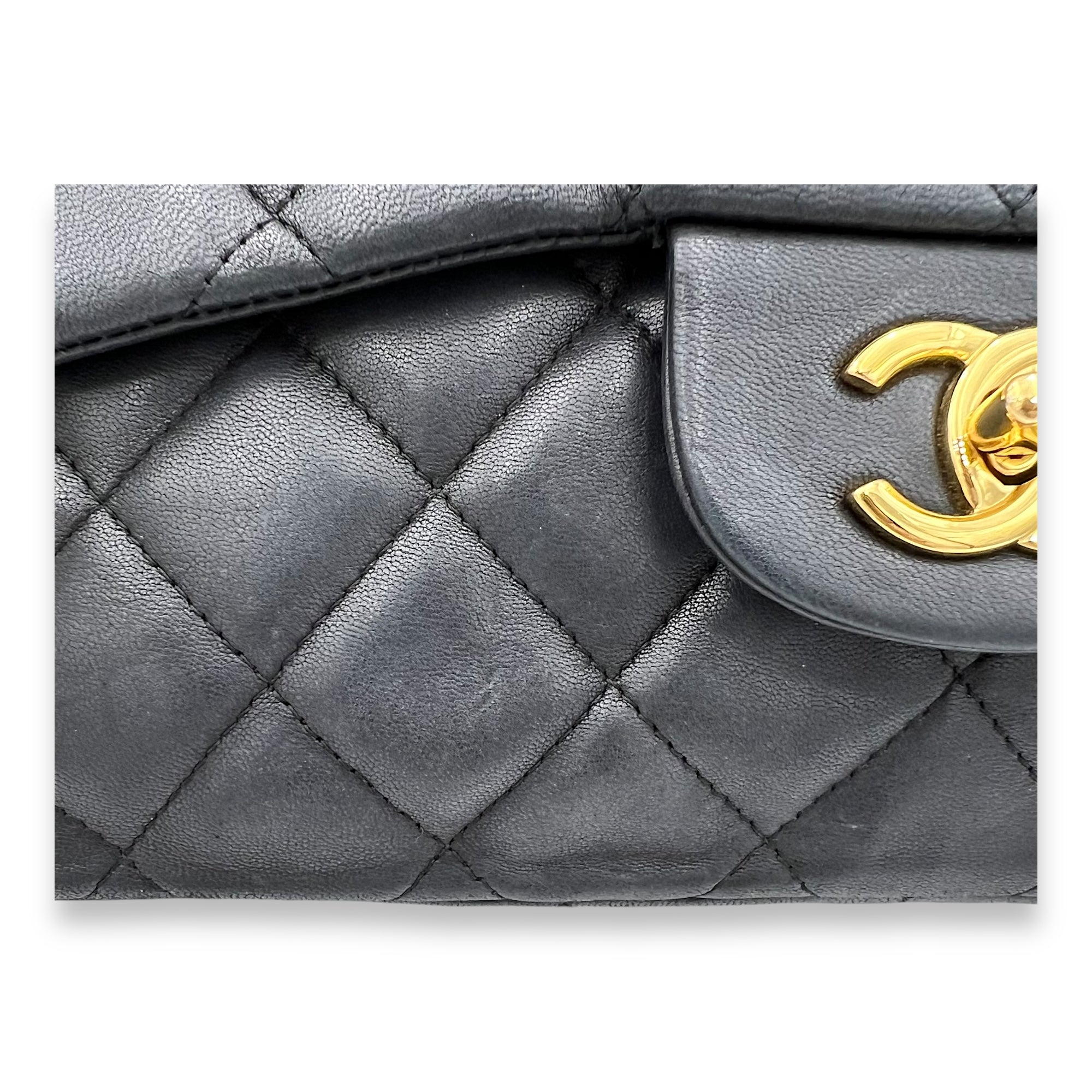 Classic Single Flap Jumbo Black Shoulder Bag in Lambskin, Gold hardware