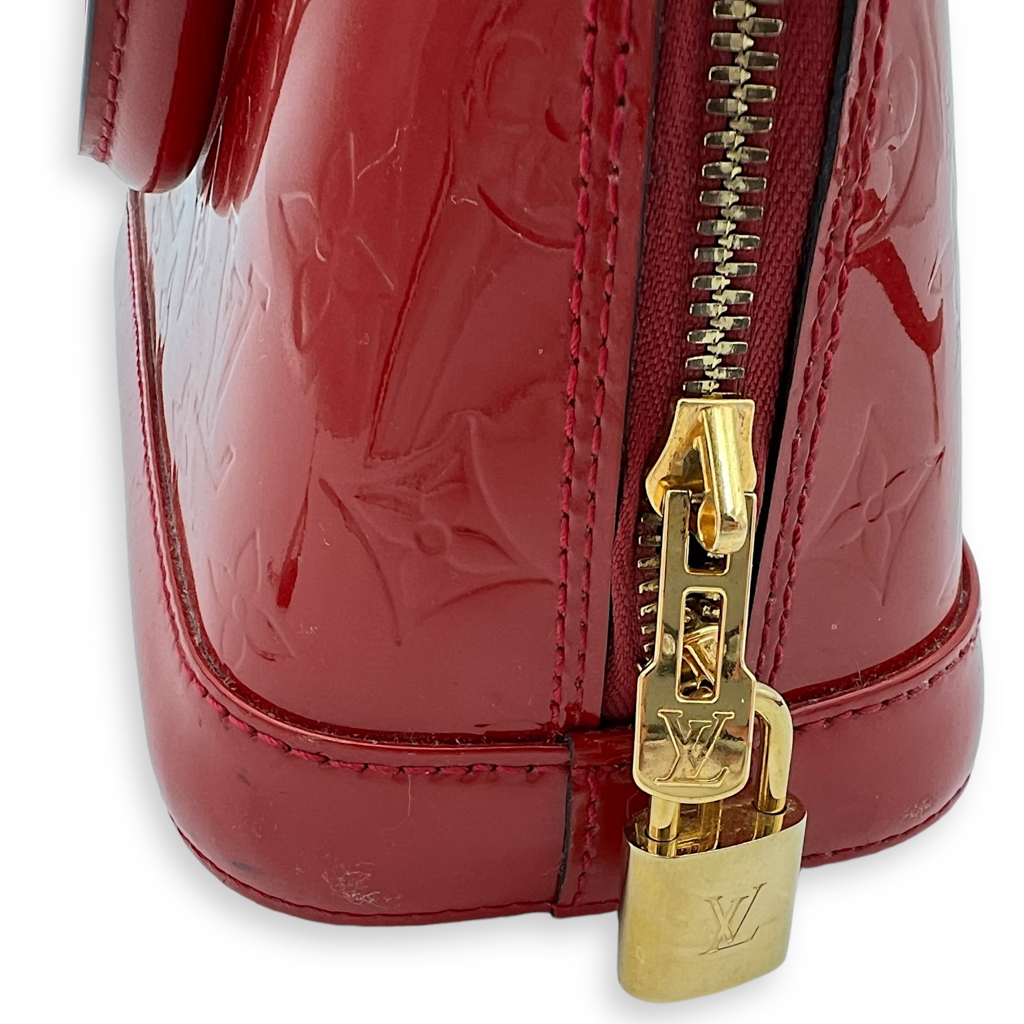 Louis Vuitton Alma BB Red Top Handle Bag in Vernis, Gold hardware_10