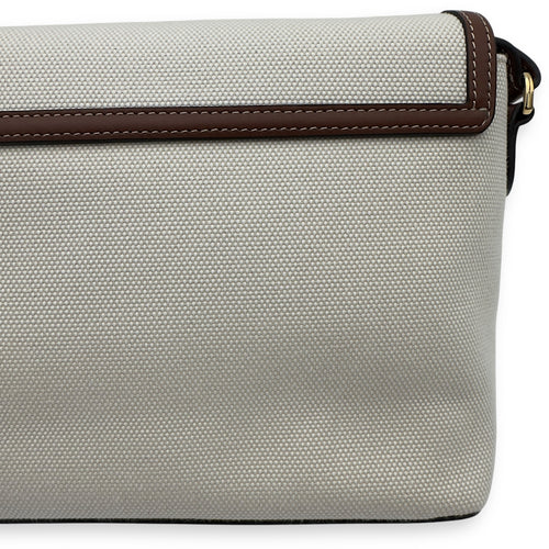 Burberry Horseferry Shoulder Bag White in Canvas, Gold hardware_6