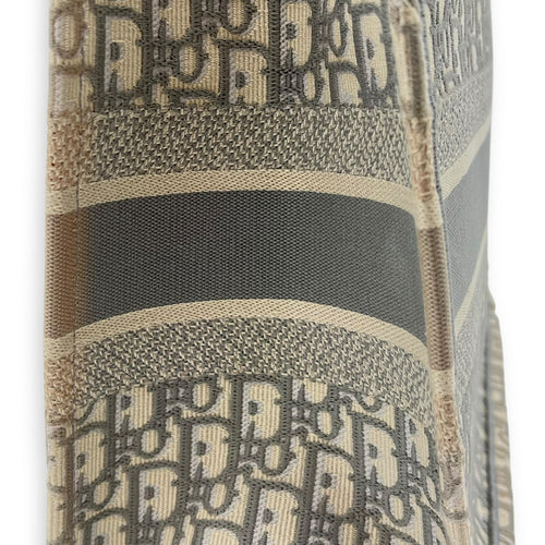 Christian Dior Book Tote Medium Grey Top Handle Bag in Jacquard_10