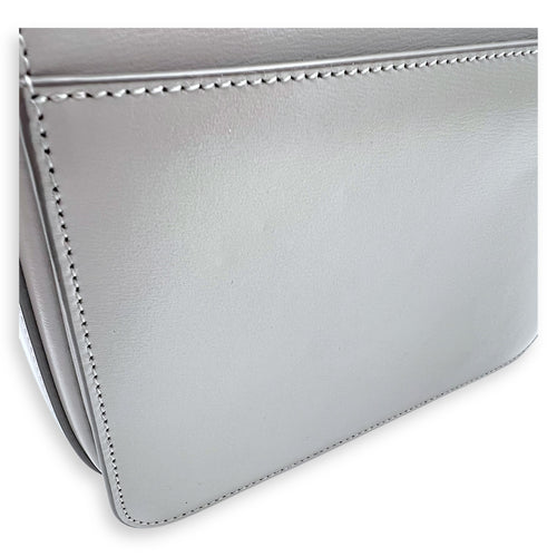 Saint Laurent Le 61 Saddle Grey Shoulder Bag in Calfskin, Silver hardware_10