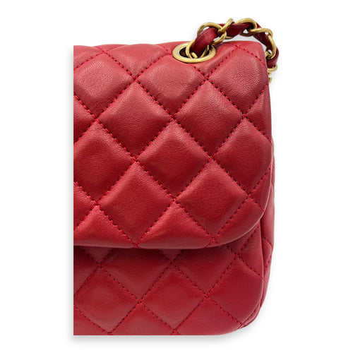 Chanel Cruise Charm Shoulder Bag Red in Lambskin, Gold hardware_10