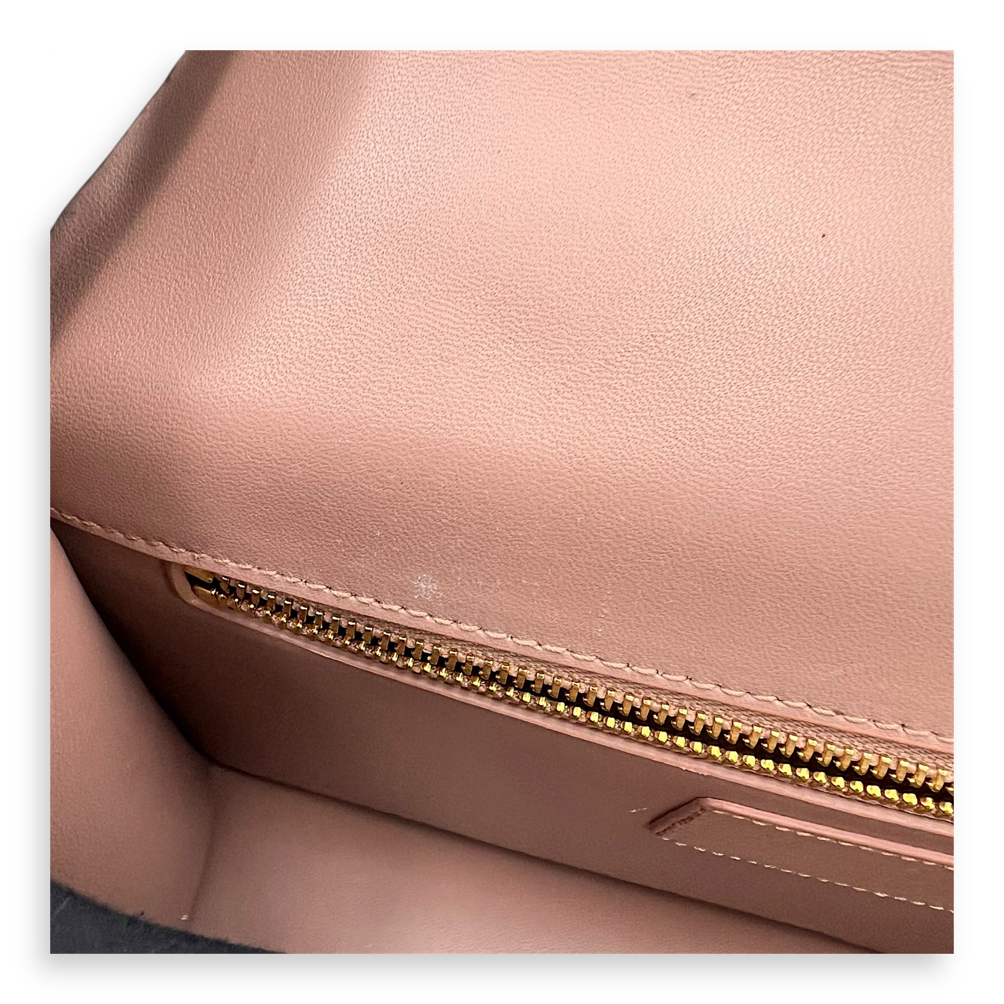 Christian Dior  30 Montaigne Medium Shoulder bag in Calfskin, Gold Hardware_10
