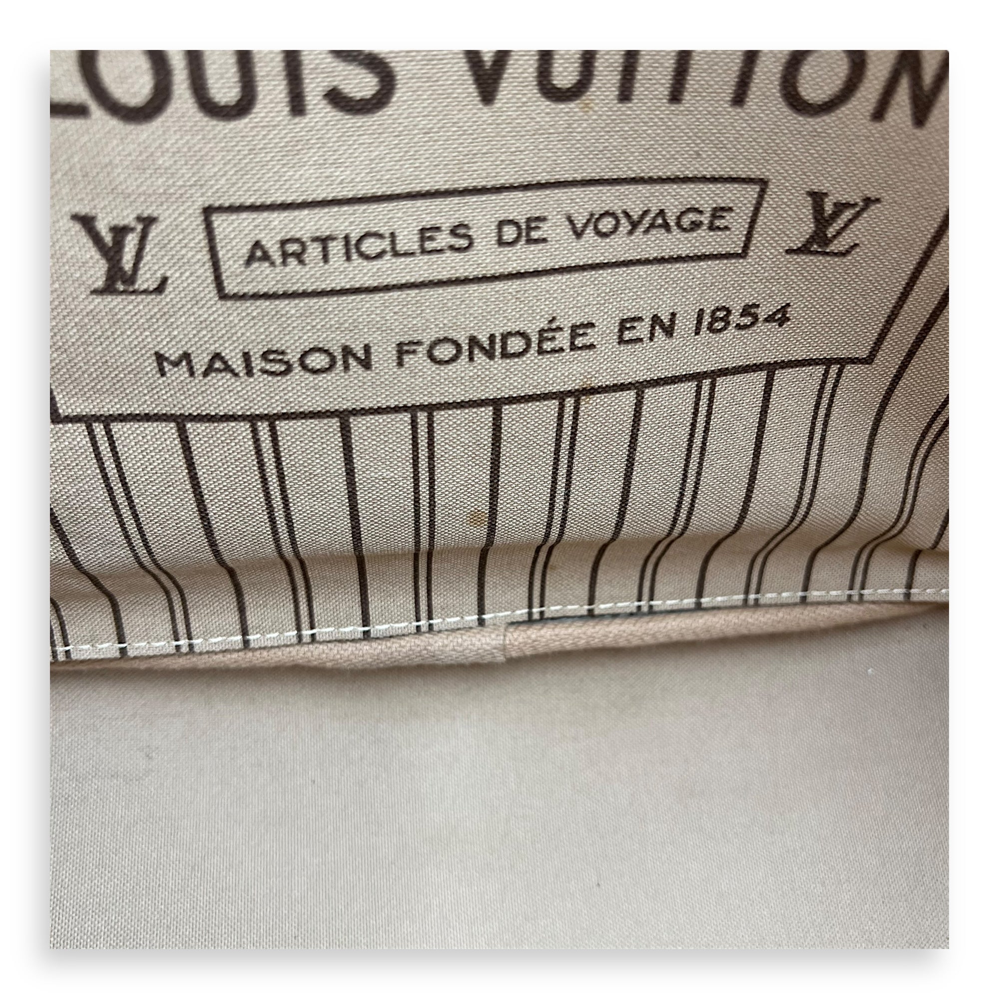 Louis Vuitton Neverfull MM Brown Tote Bag in Coated Canvas, Gold hardware_9