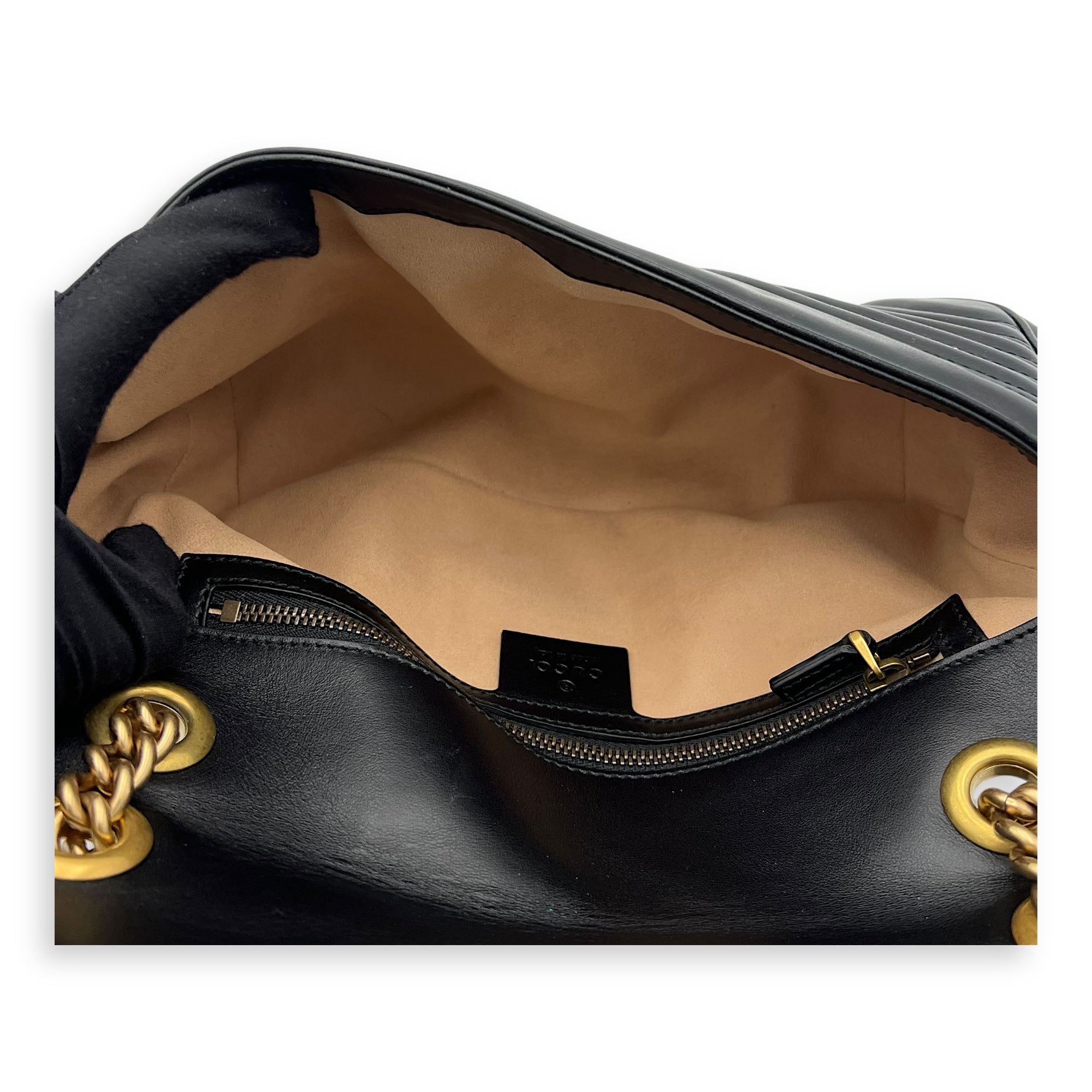 Gucci GG Marmont Shoulder Bag Black in Calfskin, Gold hardware_6