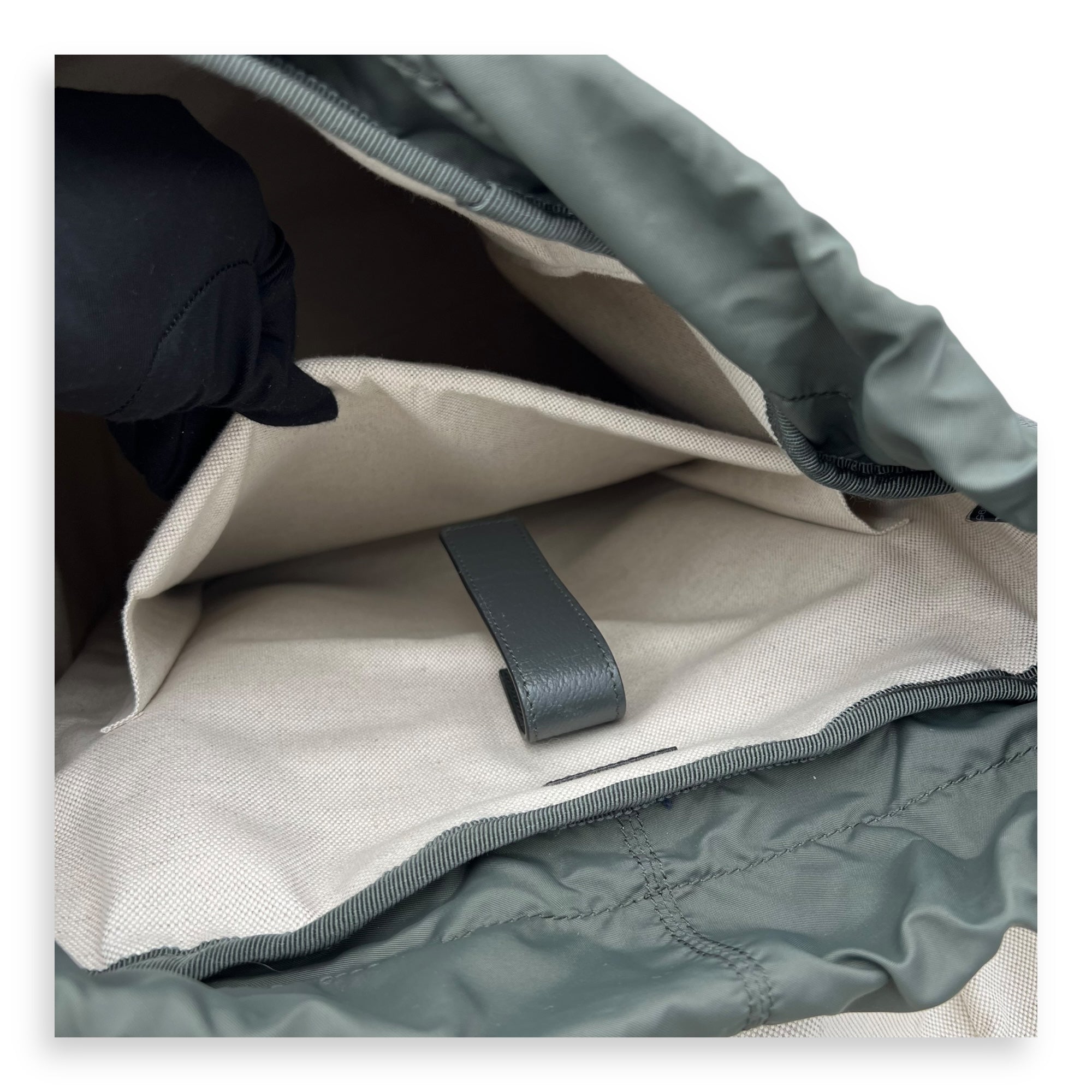 Gucci GG Backpack Grey in Coated Canvas, Gold hardware_10