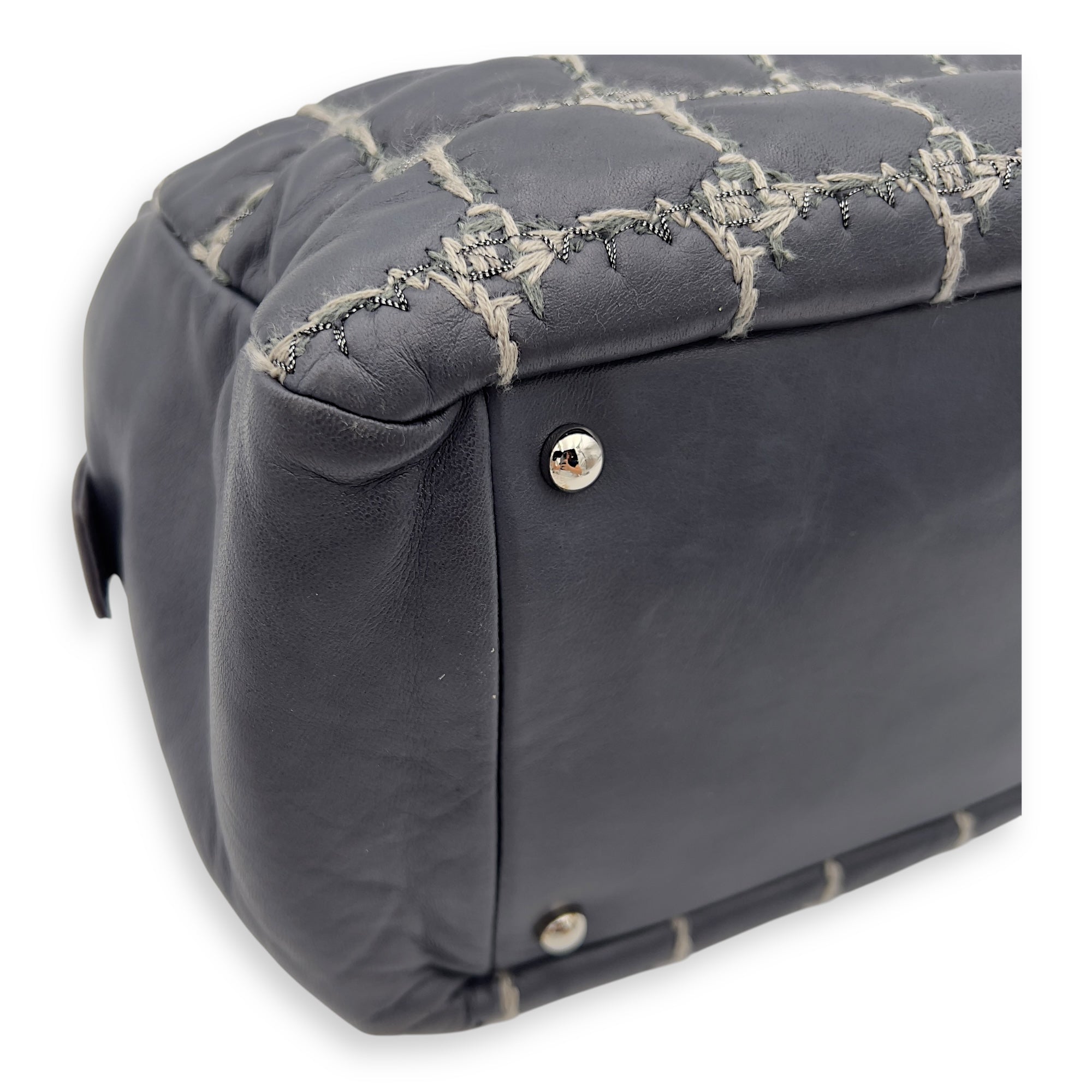 Chanel Double Stitch Bubble Grey Shoulder Bag in Tweed and Lambskin, Silver hardware_10