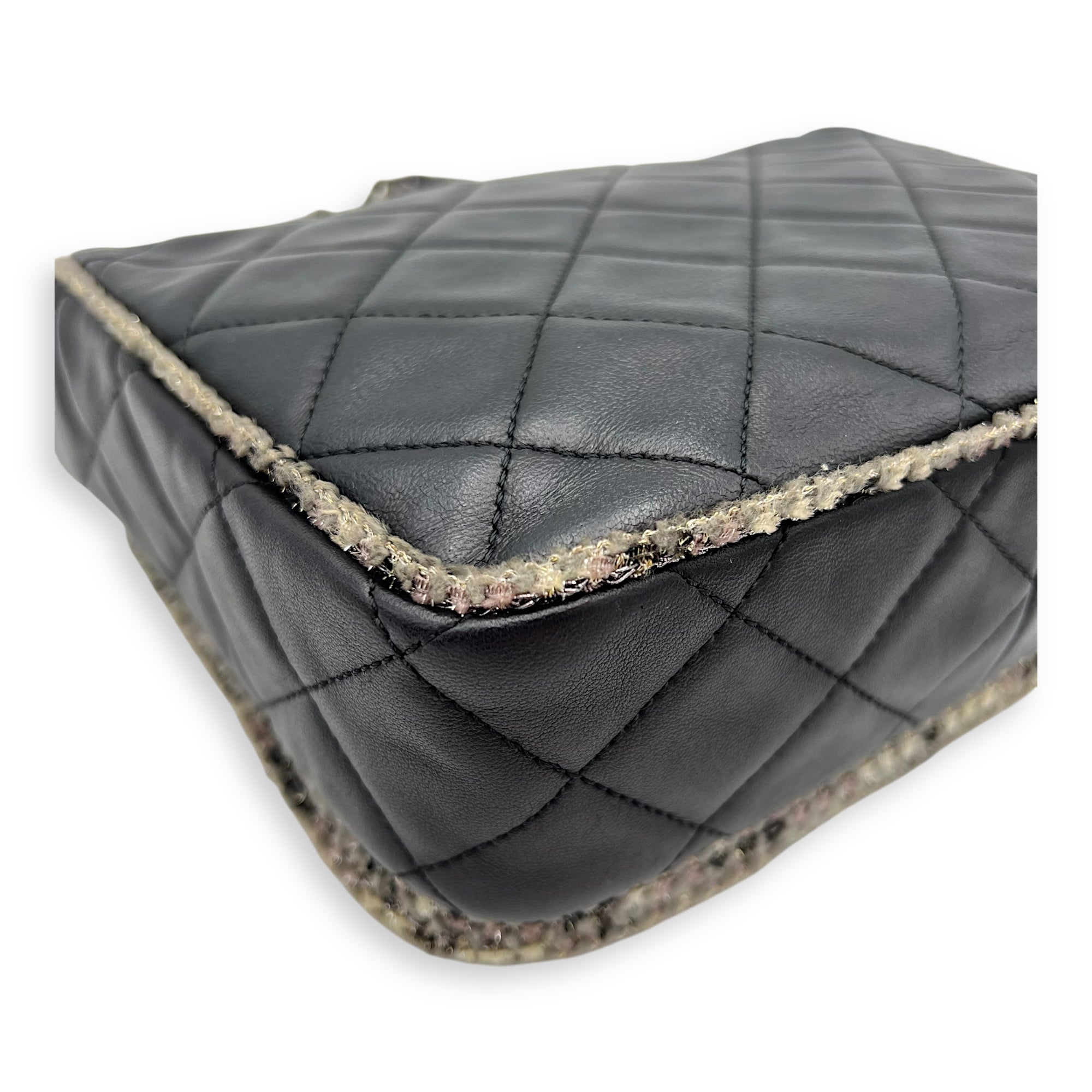 Chanel CC Crossbody Bag Black in Calfskin, Mixed hardware_10