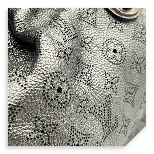 Louis Vuitton Mahina Shoulder Bag Silver in Calfskin, Silver hardware_10