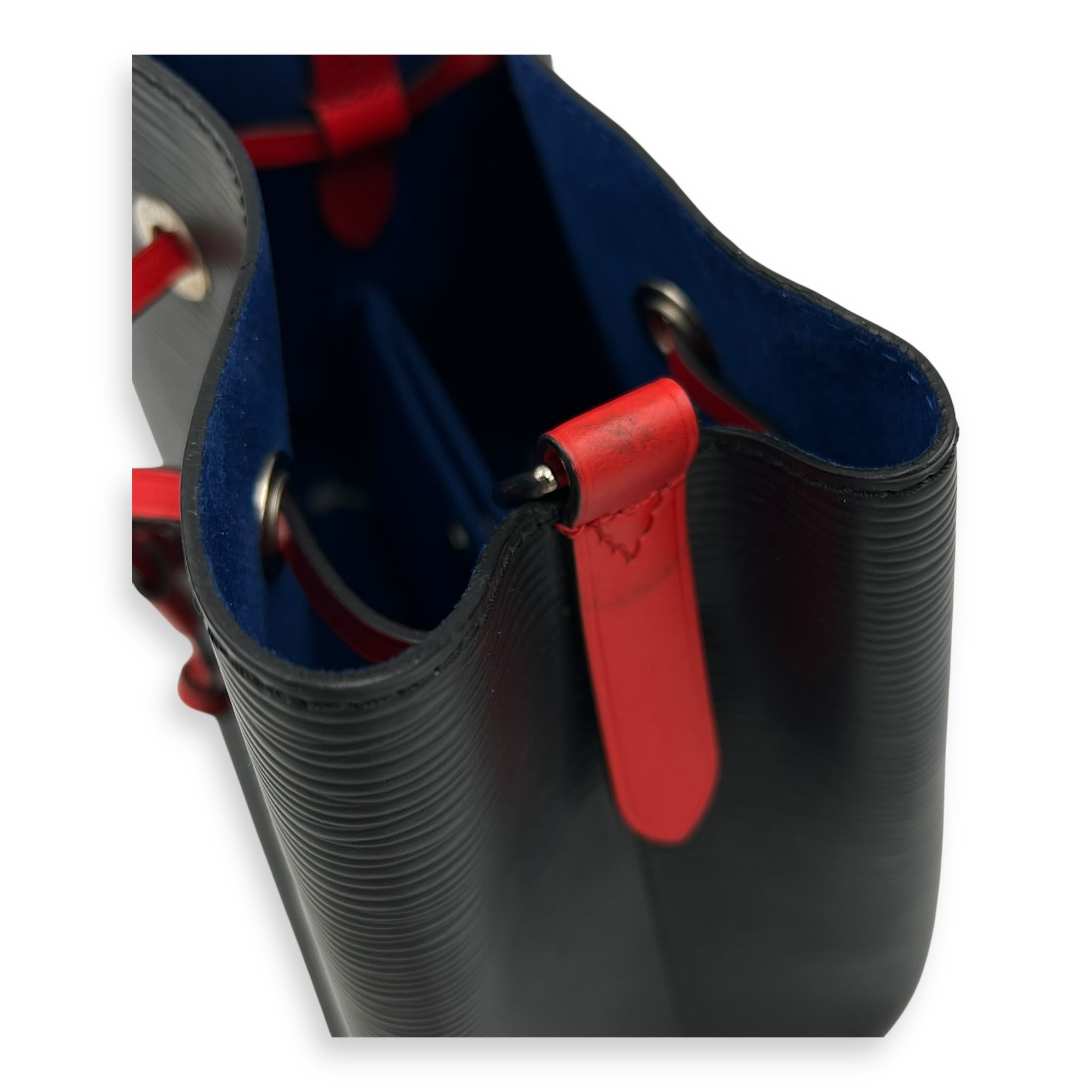Louis Vuitton NeoNoe Bucket Bag BB Black in Epi Leather, Silver hardware_10