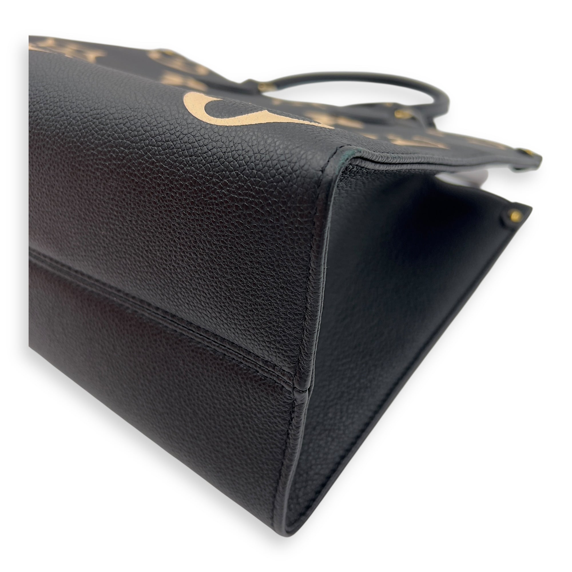 Louis Vuitton OnTheGo MM Black Top Handle Bag in Empreinte Leather, Gold hardware_10