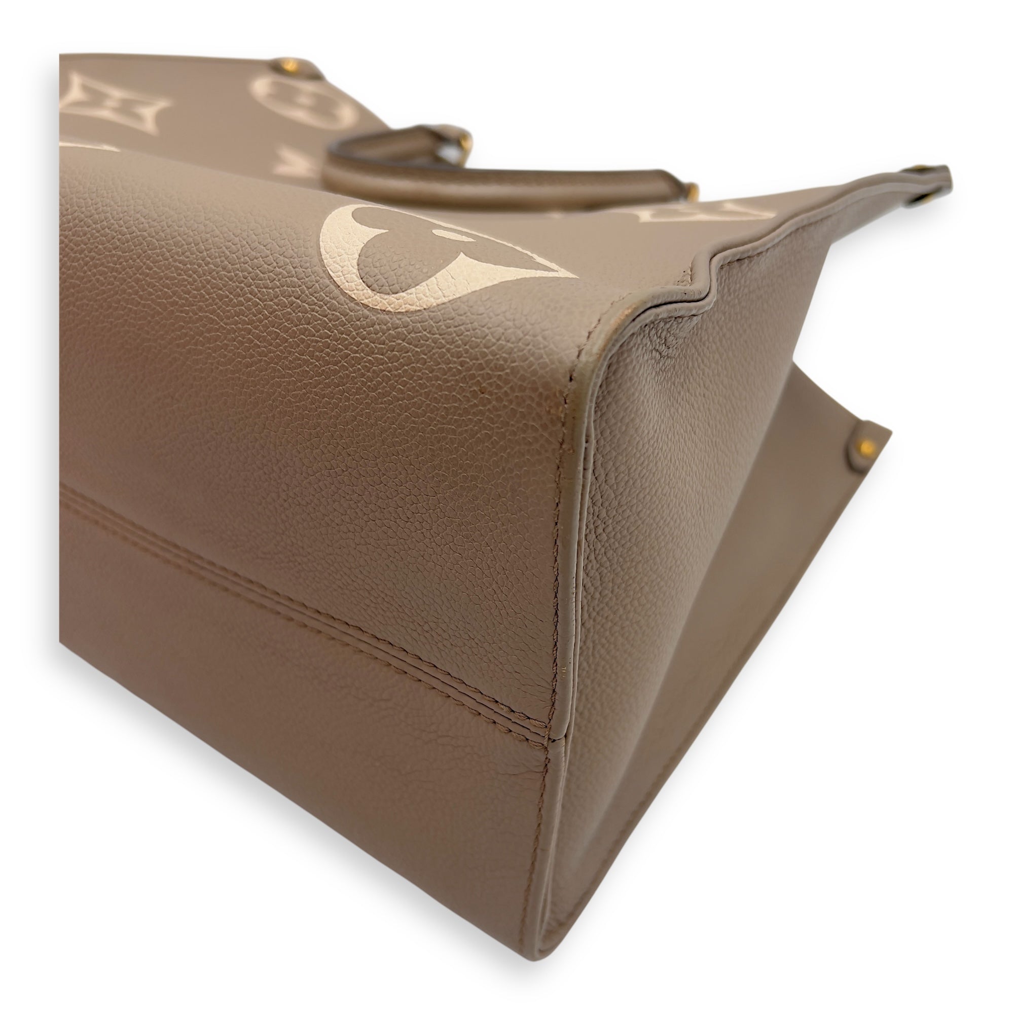 Louis Vuitton OnTheGo MM Beige Top Handle Bag in Empreinte Leather, Gold hardware_8