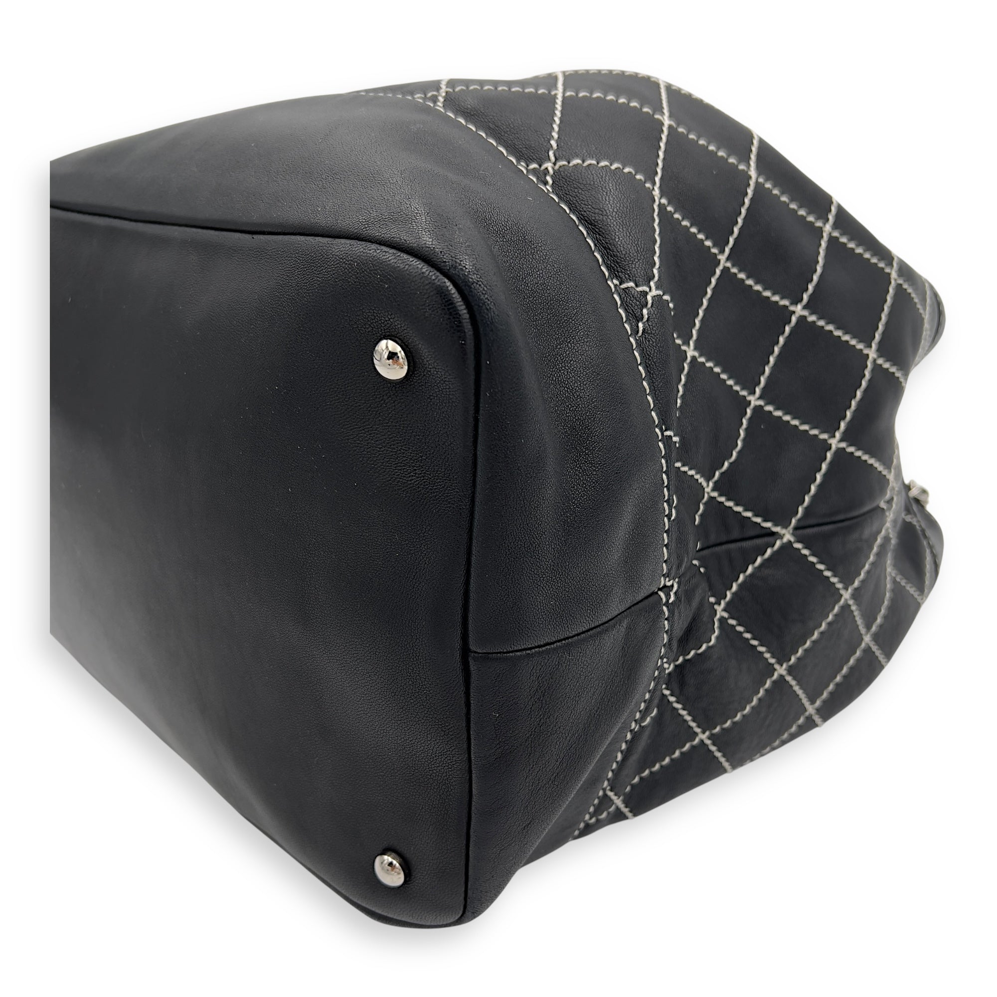 Chanel Surpique Wild Stitch Bucket Bag Black in Lambskin, Silver hardware_8