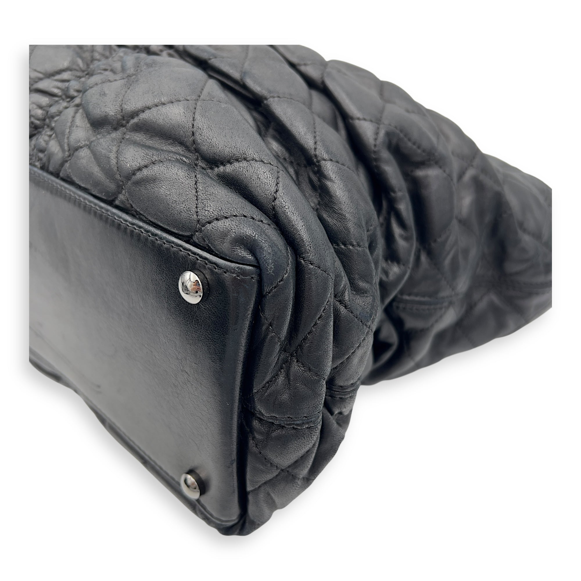 Chanel Gathered Quilted Tote Bag Black in Lambskin, Gunmetal hardware_10