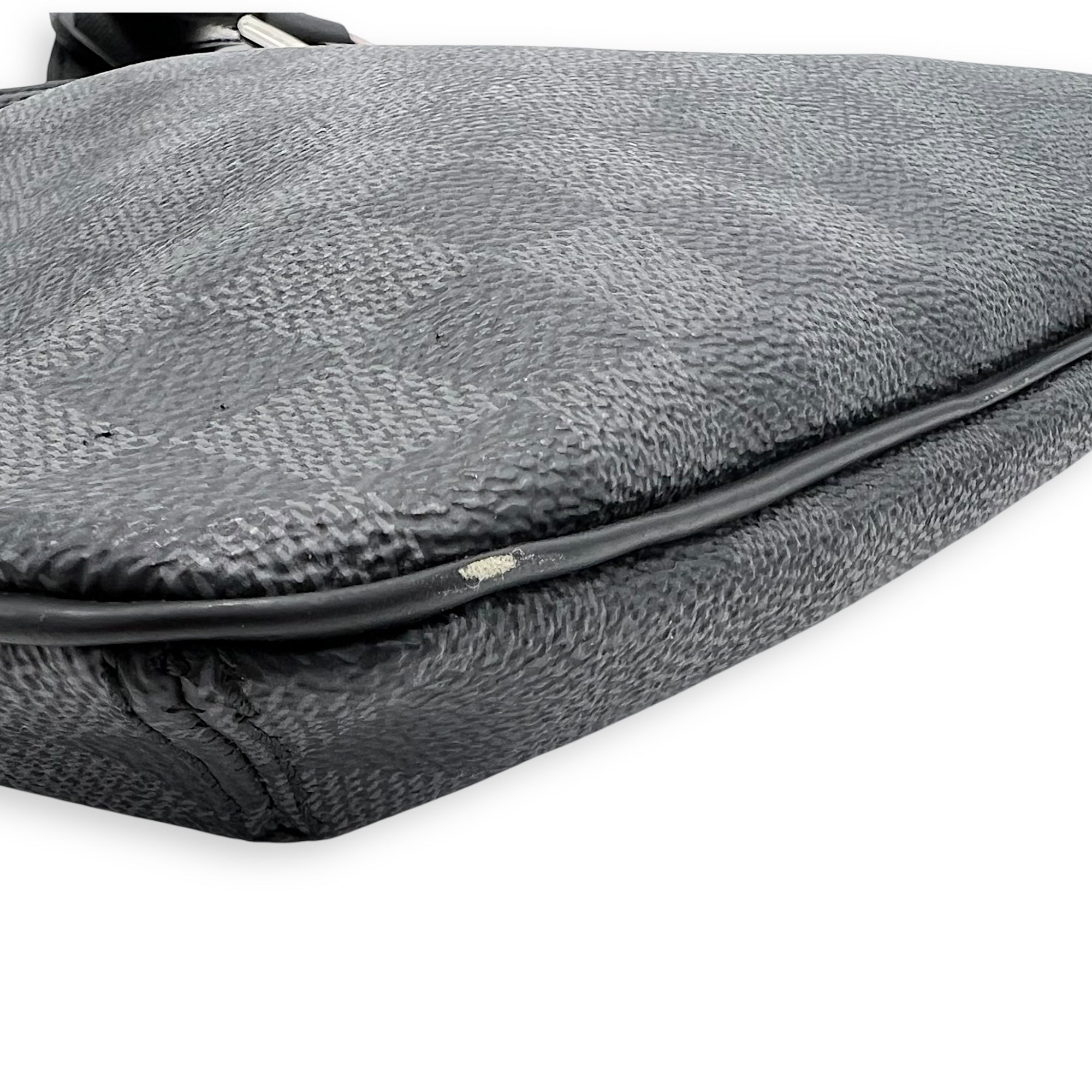 Louis Vuitton Thomas Damier Graphite Crossbody Bag in Coated Canvas, Silver hardware_9