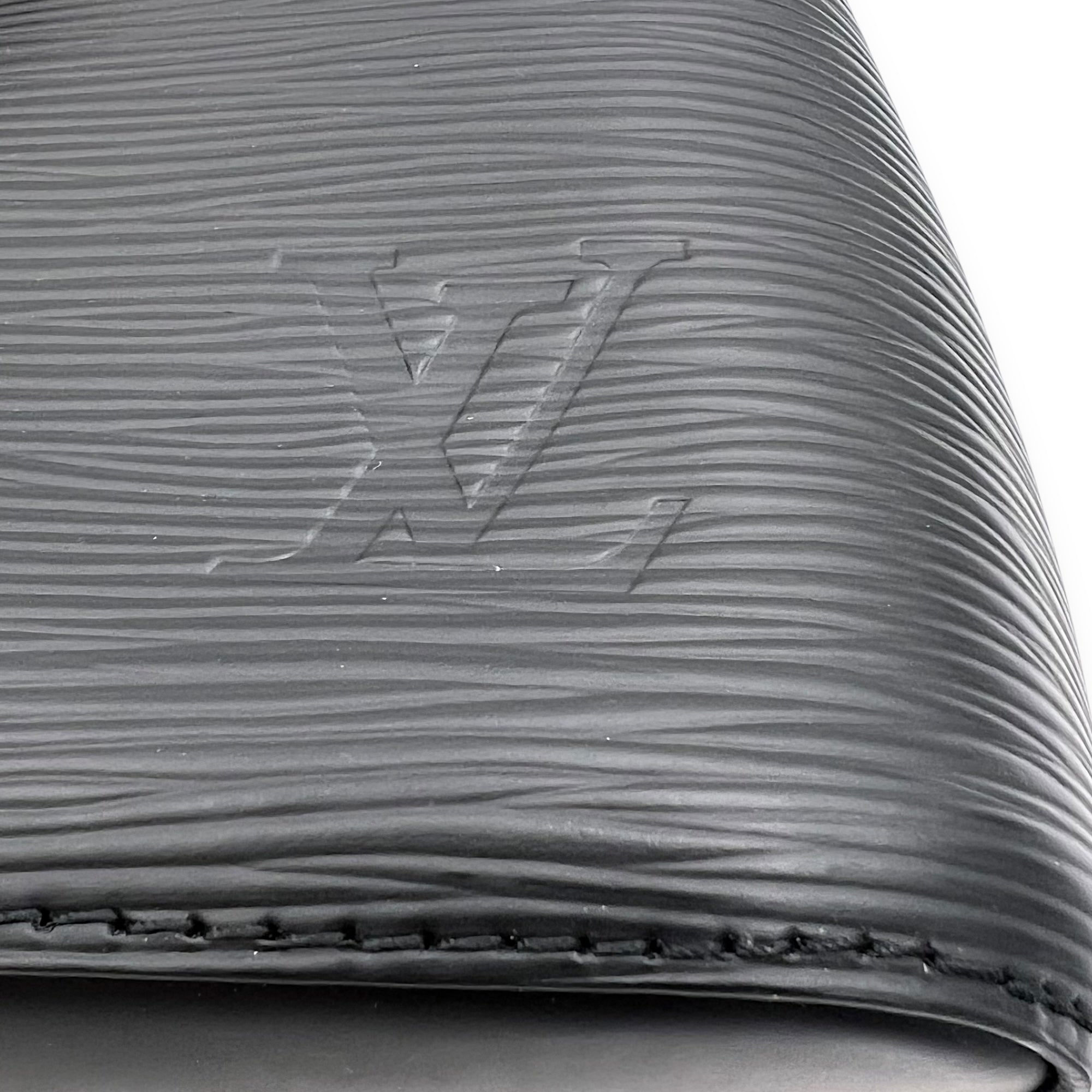 Louis Vuitton NeoNoe Shoulder Bag BB Black in Epi Leather, Silver hardware_10