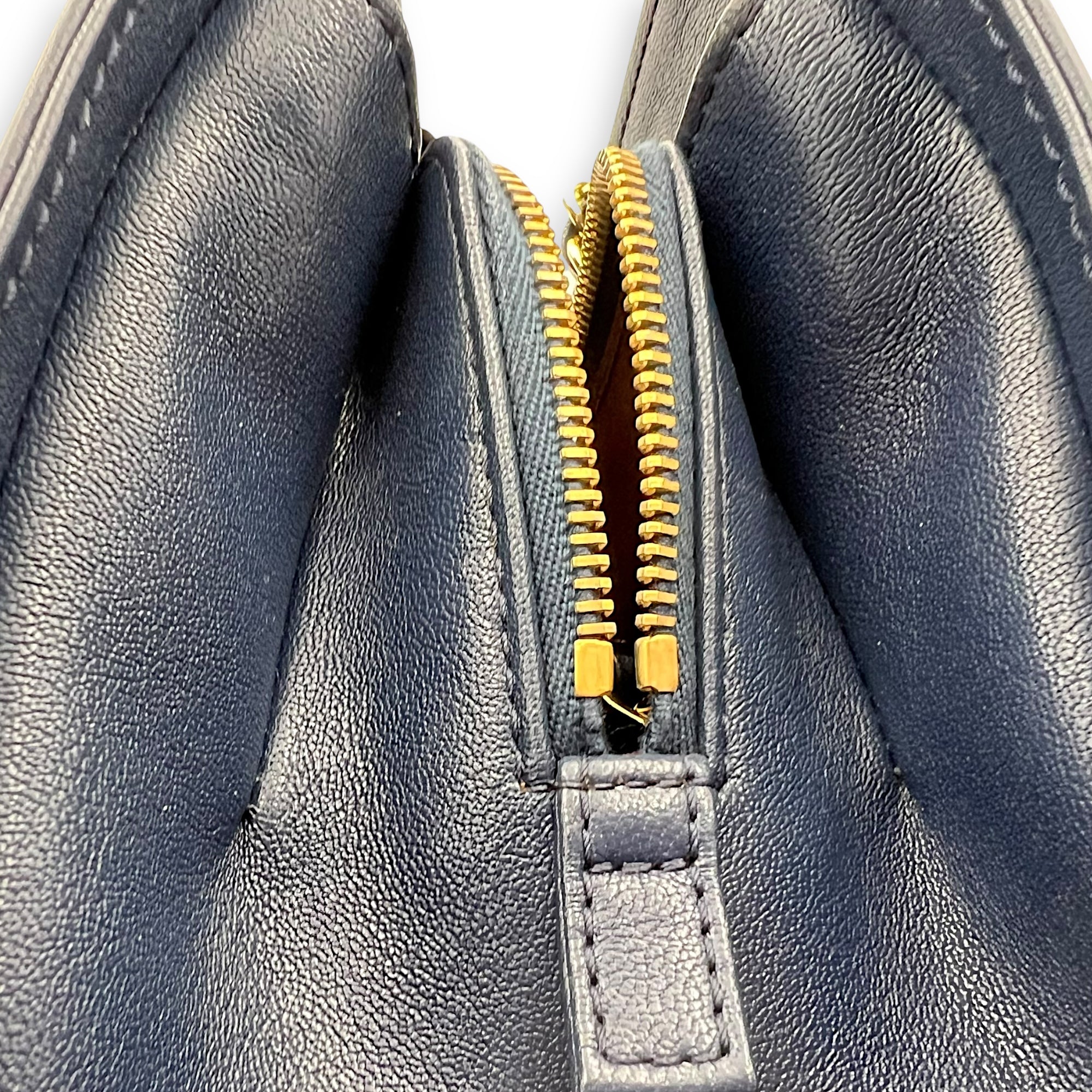 Chanel CC Shoulder Bag Blue in Calfskin, Gold hardware_10