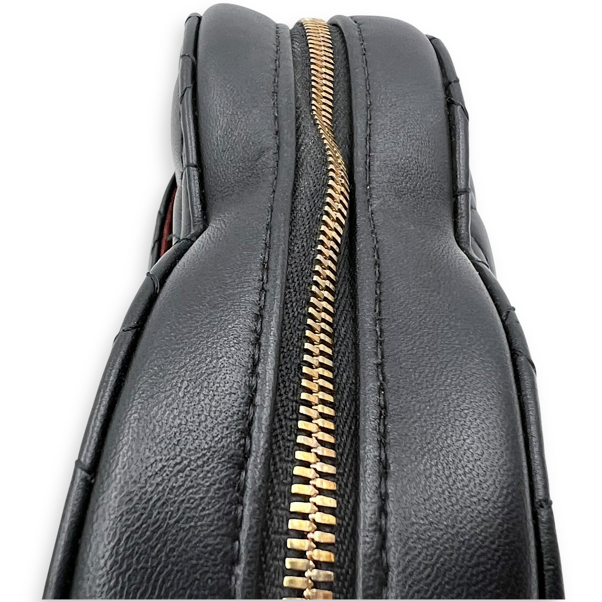 Chanel Heart  Crossbody Bag Black in Lambskin, Gold hardware_10