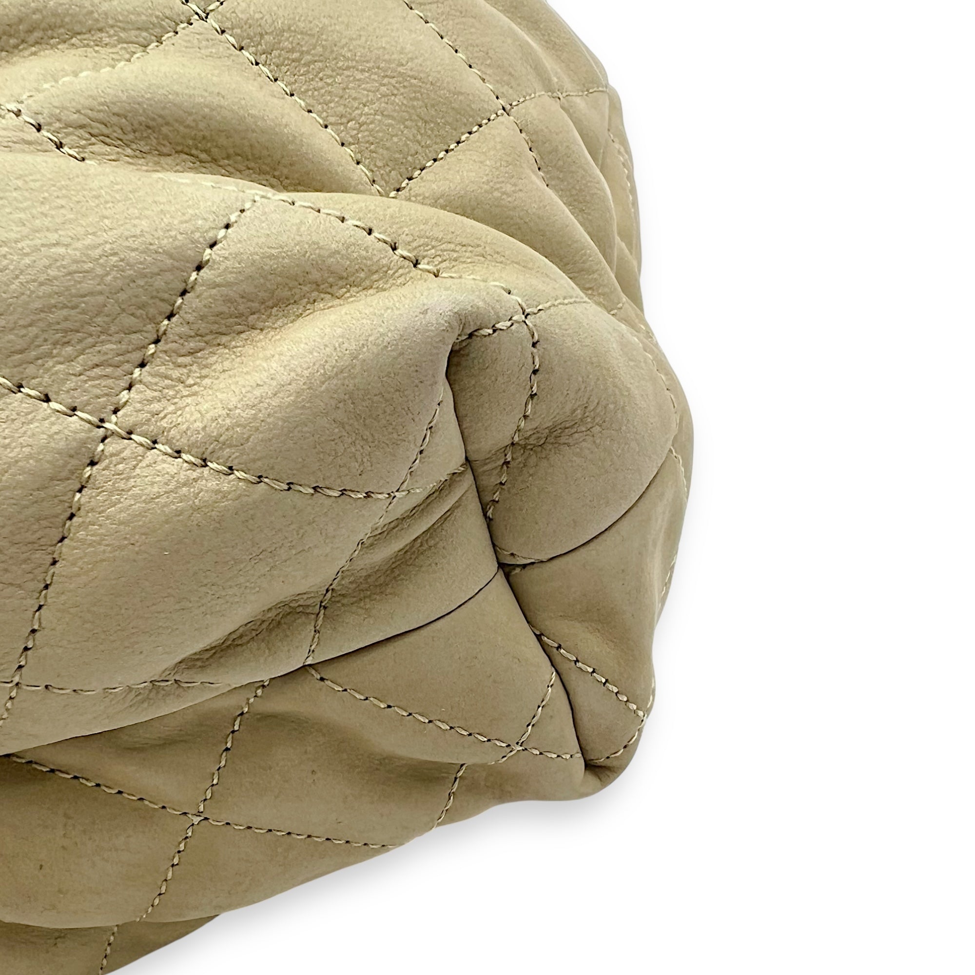 Saint Laurent ICare Tote Bag Beige in Nubuck suede, Gold hardware_10