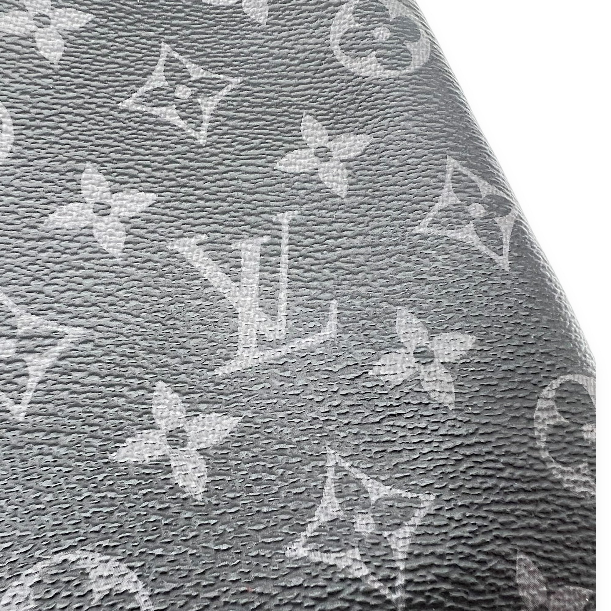 Louis Vuitton Discovery Pouch Grey in Monogram Coated Canvas, Silver hardware_10