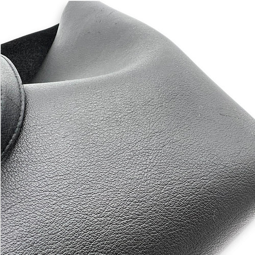 Saint Laurent Logo Tote Bag Black in Calfskin, Gold hardware_10