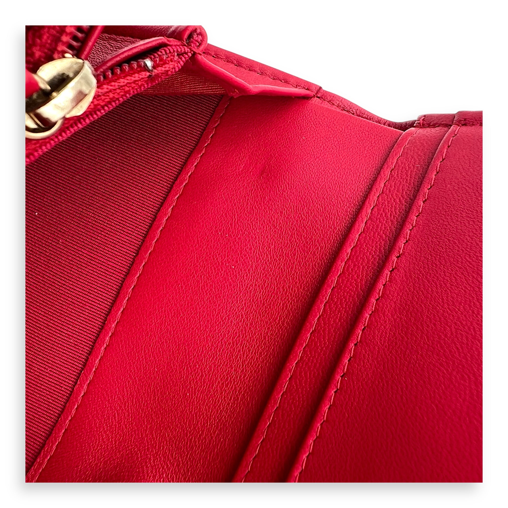 Chanel Classic Wallet Red in Lambskin, Gold hardware_3