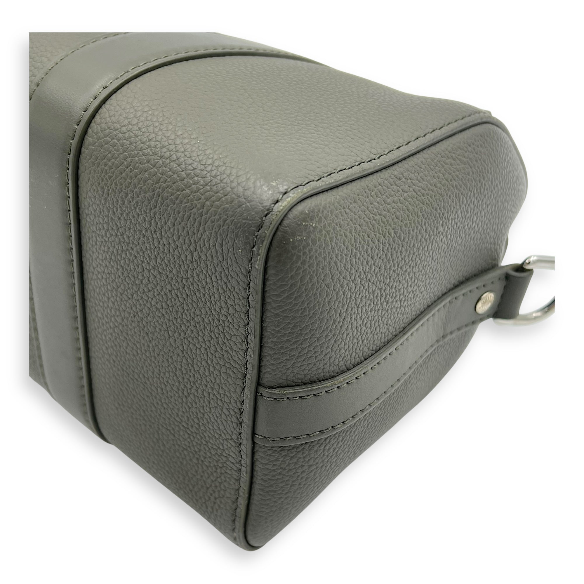Louis Vuitton Keepall Green Top Handle Bag in Aerogram Leather, Silver hardware_8