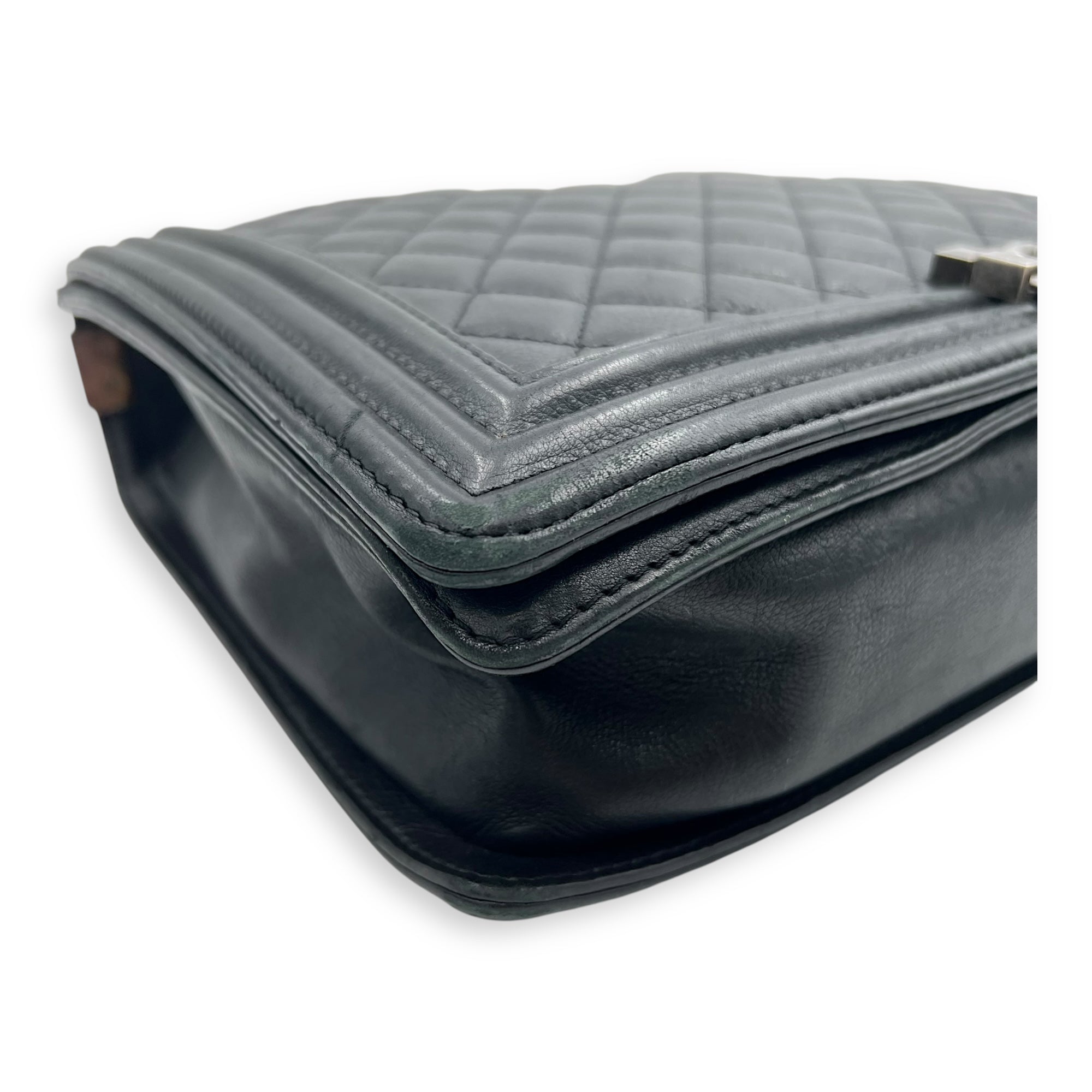 Chanel Boy Shoulder Bag Large Black in Calfskin, Ruthenium hardware_10