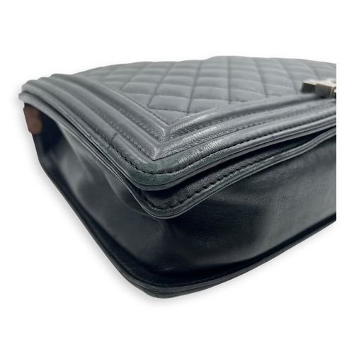 Chanel Boy Shoulder Bag Large Black in Calfskin, Ruthenium hardware_10