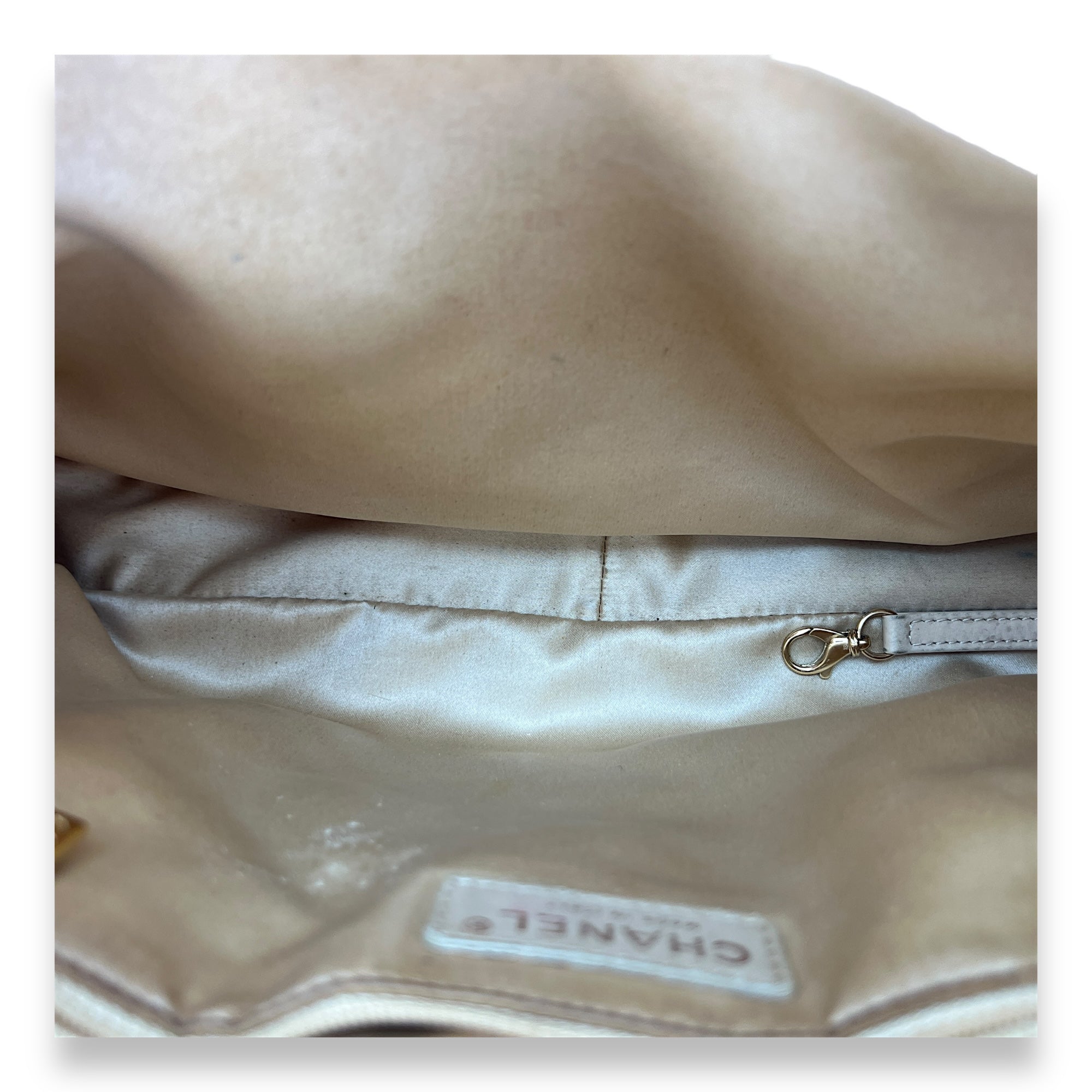 GST Beige Shoulder Bag in Caviar Leather, Gold hardware