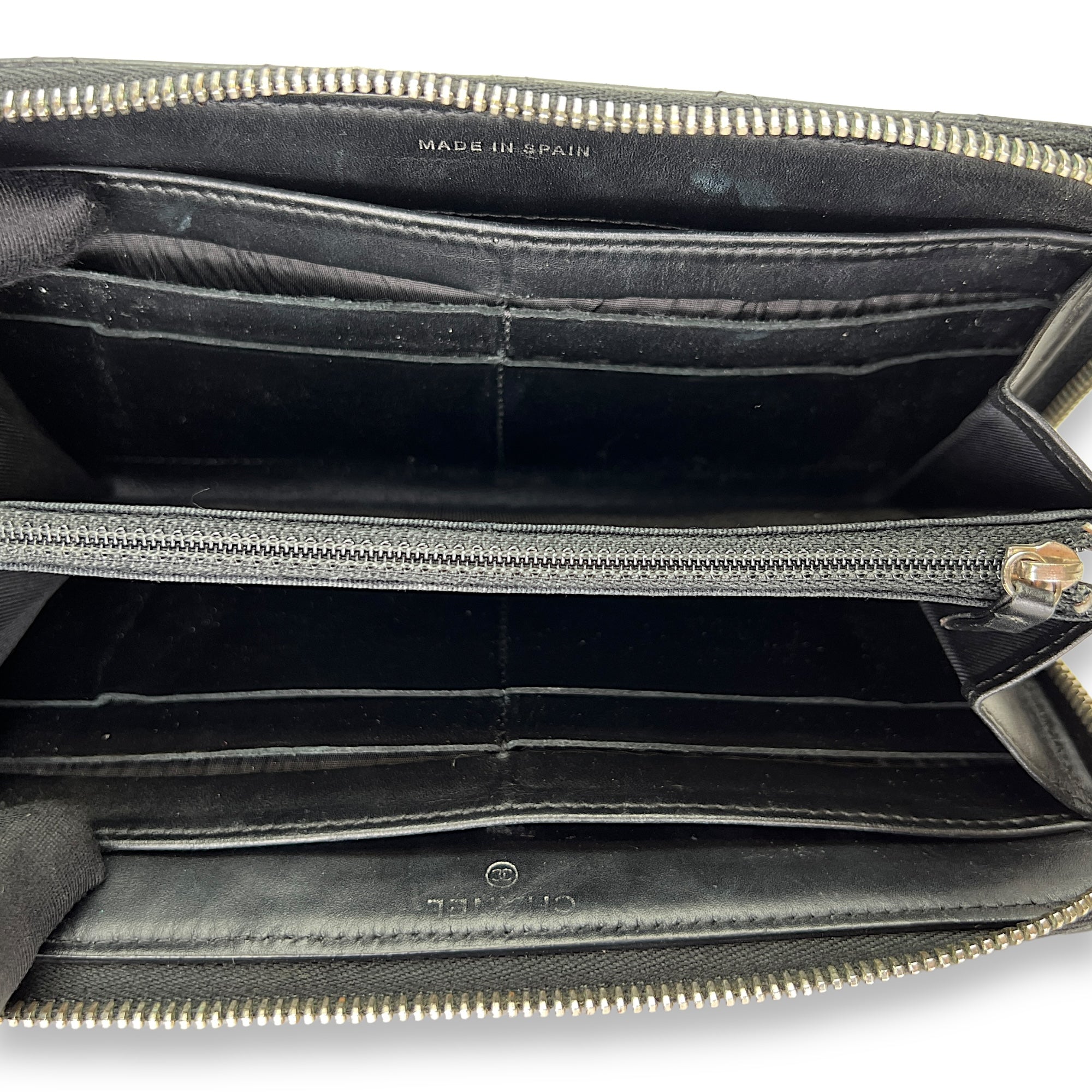 Others Long Black Wallet in Caviar Leather, Silver hardware