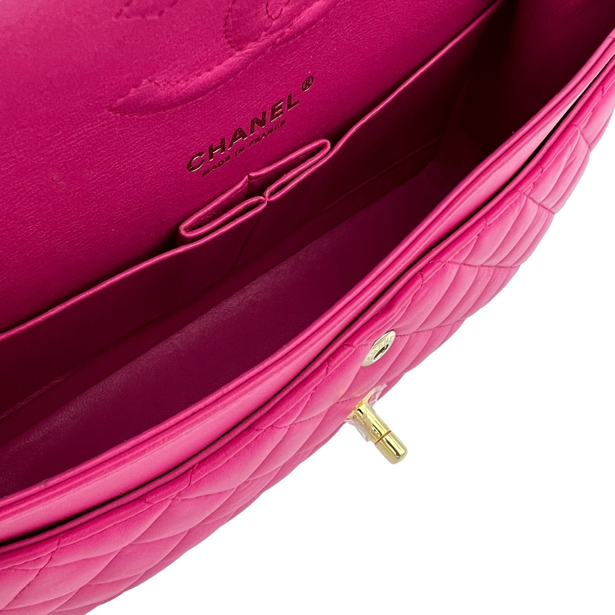 Classic Shoulder Bag Medium Fuschia Hot Pink in Lambskin , Gold Hardware