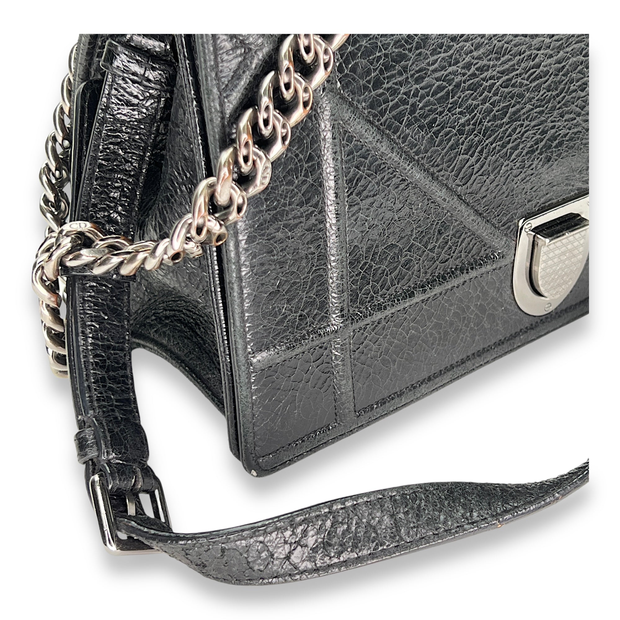 Diorama Medium Shoulder bag in Distressed leather, Silver Hardware