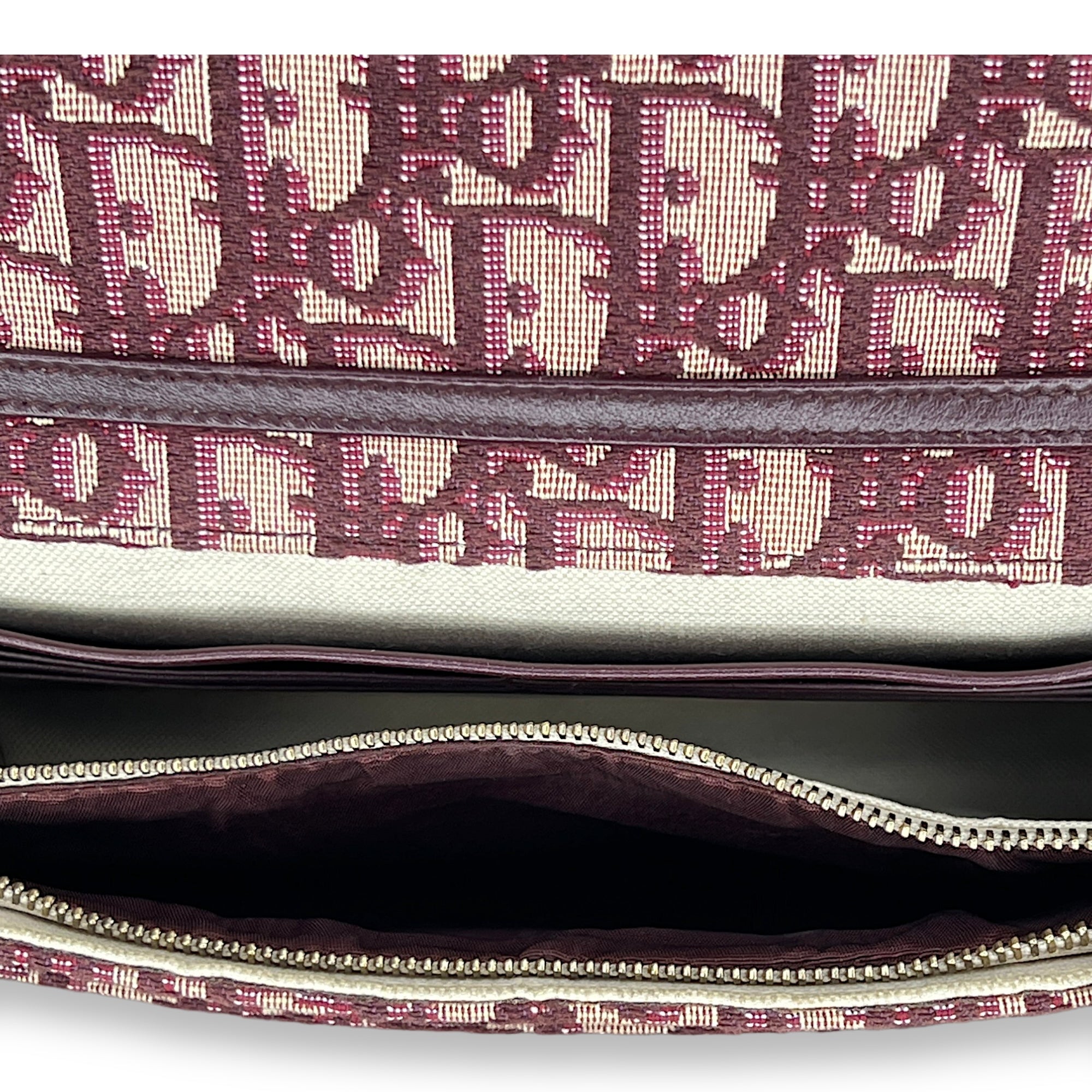 OBLIQUE SADDLE Red Wallet On Chain in Jacquard, Gold hardware