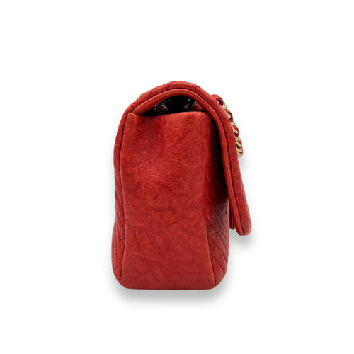 Chevron Classic Flap Red Shoulder Bag in Calfskin, Gold hardware