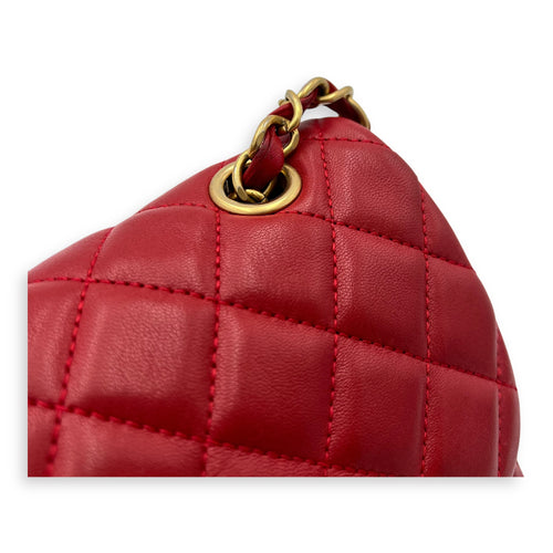 Chanel Cruise Charm Shoulder Bag Red in Lambskin, Gold hardware_11