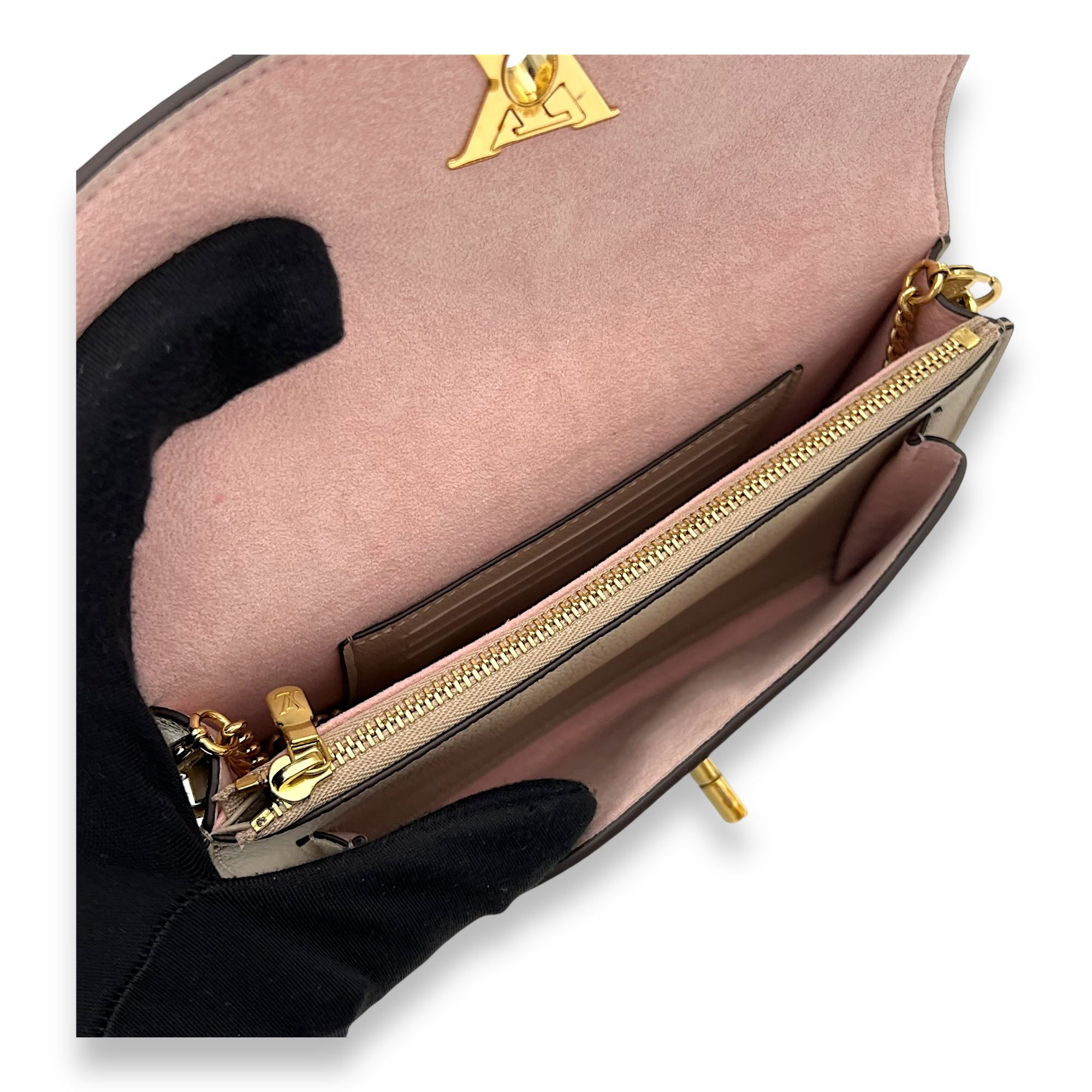 Louis Vuitton LockMe Wallet On Chain Beige in Calfskin, Gold hardware_11