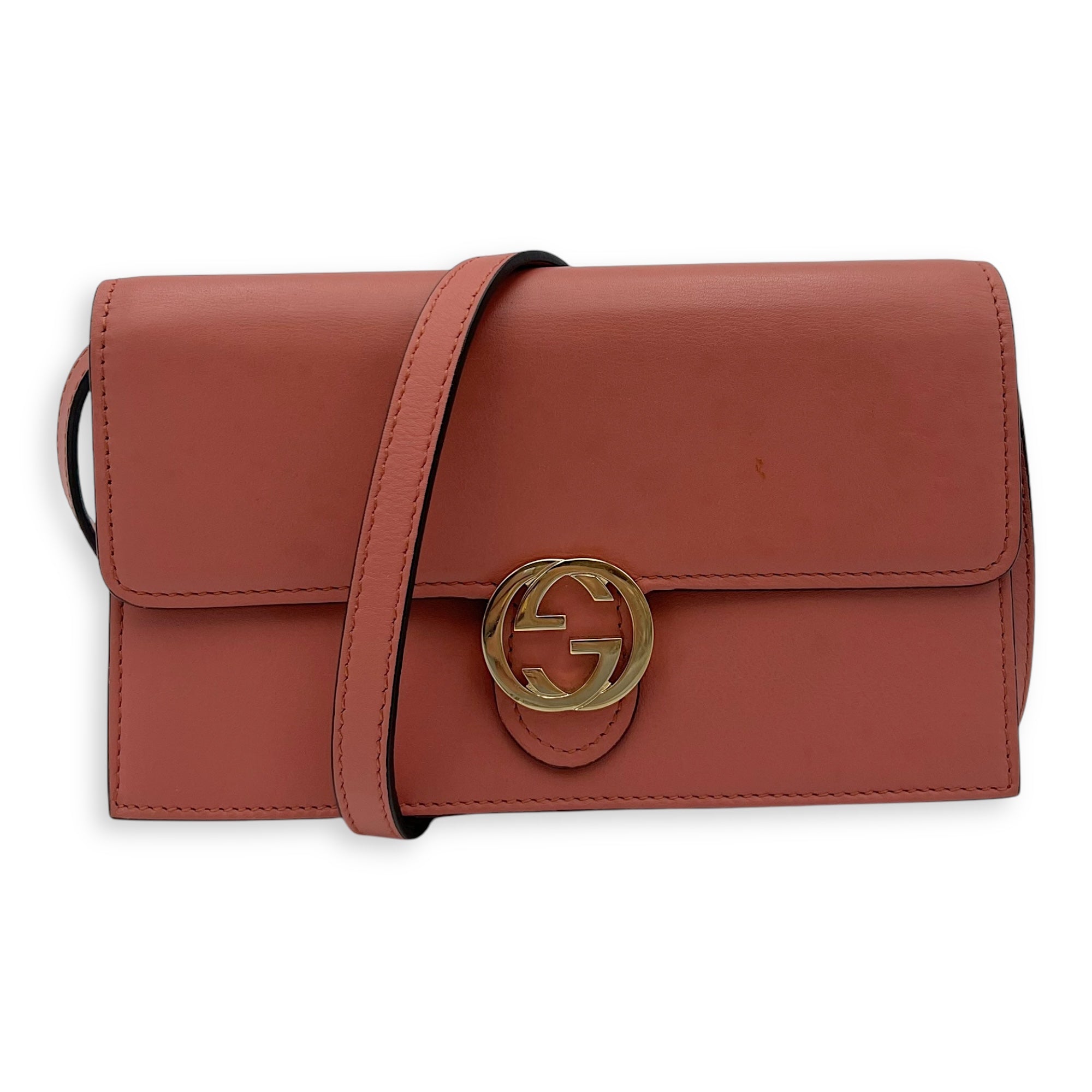 Gucci Interlocking G Crossbody Bag Red in Calfskin, Gold hardware_11