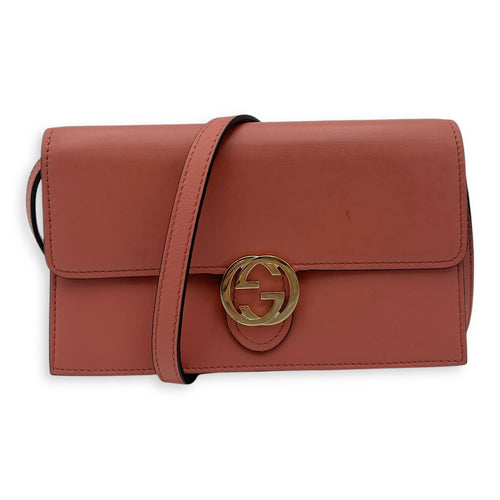 Gucci Interlocking G Crossbody Bag Red in Calfskin, Gold hardware_11