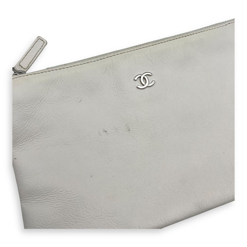 Chanel 22 Tote Tote Bag Small White in Calfskin, Silver hardware_15