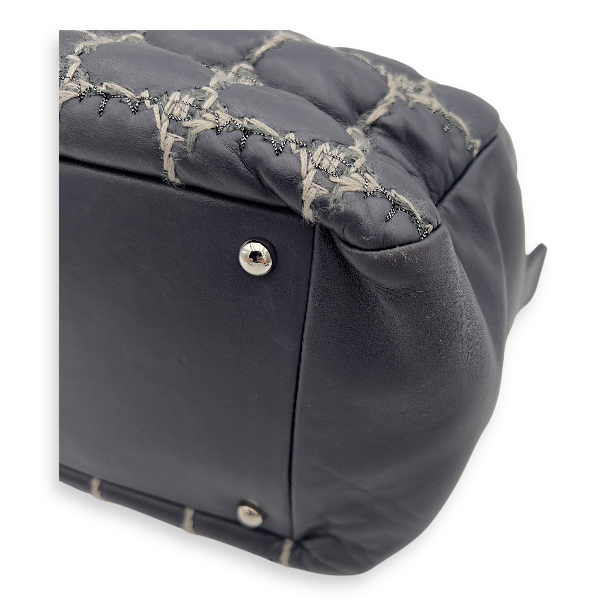 Chanel Double Stitch Bubble Grey Shoulder Bag in Tweed and Lambskin, Silver hardware_9
