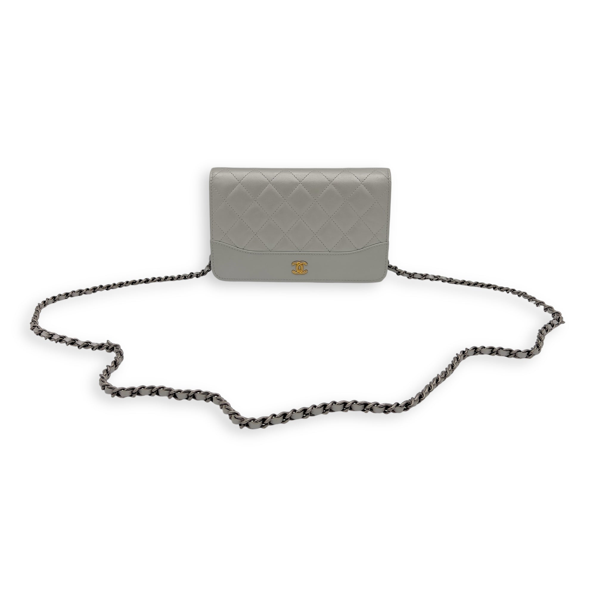 Chanel Gabrielle Wallet On Chain Pearly in Lambskin, Gold hardware_9